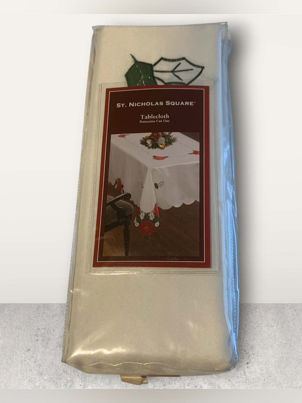 St. Nicholas Square tablecloth 70 round White Dining Linens poinsettia new!